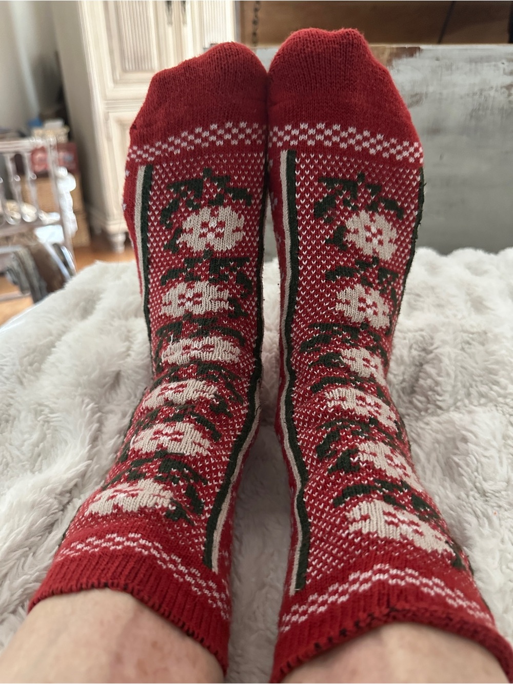 Anthropologie Women’s Red White Nordic Floral Print Socks - Picture 3 of 3